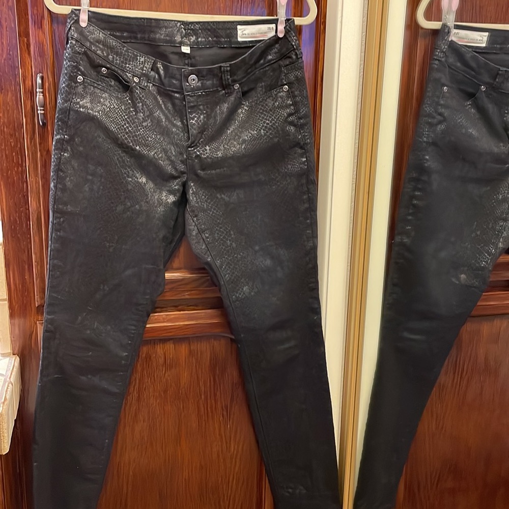 Unique jeans - Picture 2 of 3